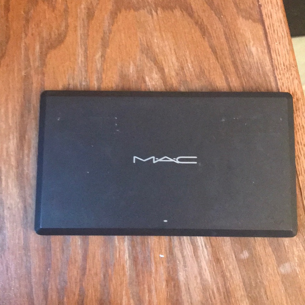 MAC Cosmetics empty eyeshadow palette